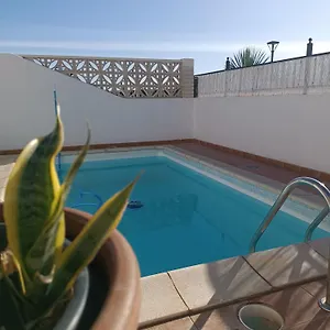 Moana Surf House Ostello Corralejo