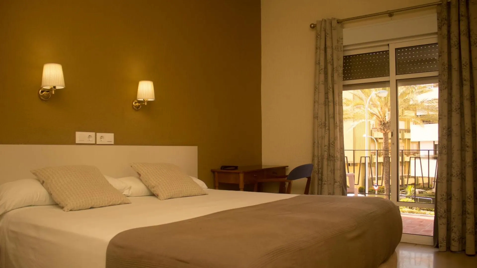 Hotel Caribe 로타